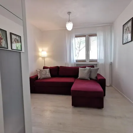 Family Lu Apartment - 3 Bedrooms, 2 Bathrooms, 200M Beach 公寓 *