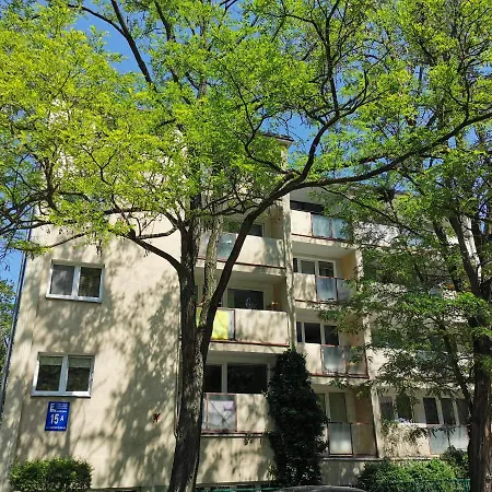 Family Lu Apartment - 3 Bedrooms, 2 Bathrooms, 200M Beach 公寓 *